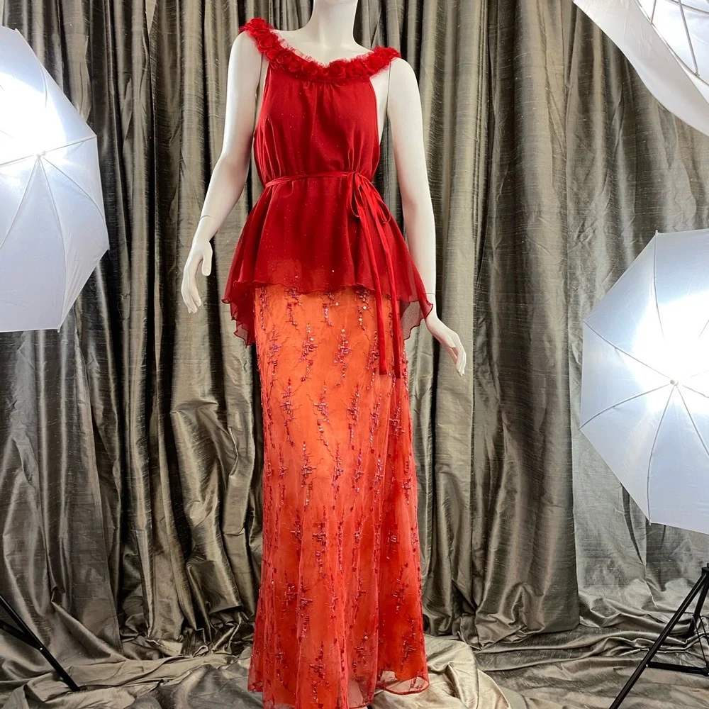 Red-volution dress - Picture 2 of 3